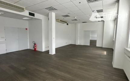 Vykurovaný sklad so zázemím na prenájom. Možnosť rozdelenia. - 8.600 m2, Rača