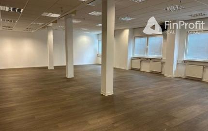 Vykurovaný sklad so zázemím na prenájom. Možnosť rozdelenia. - 8.600 m2, Rača