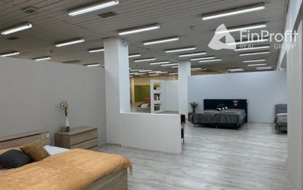 Na prenájom obchodné priestory v rôznych výmerách v Rači.