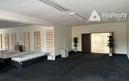 Na prenájom obchodné priestory v rôznych výmerách v Rači.