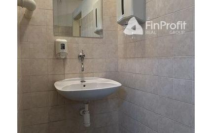 Na prenájom obchodné priestory v rôznych výmerách v Rači.