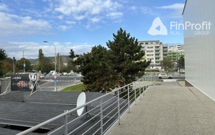 Na prenájom obchodné priestory v rôznych výmerách v Rači.