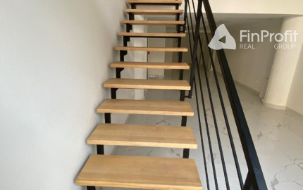 Pekný obchodný priestor /120 m2/ na Štúrovej ul. v budove LUXOR