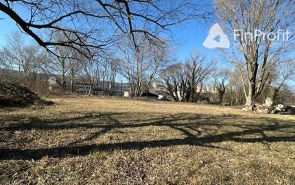 Na predaj stavebný pozemok na výstavbu rodinných domov v Lamači.