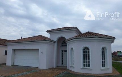 Nadštandardná novostavba 3i rodinného domu o výmere 220 m2.