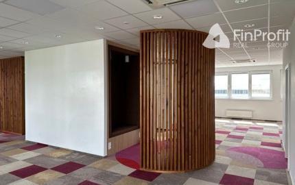 Uzavreté kancelárske celky od 100 m2 v Rači. Možnosť prenájmu skladových priestorov.