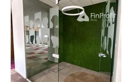 Uzavreté kancelárske celky od 100 m2 v Rači. Možnosť prenájmu skladových priestorov.