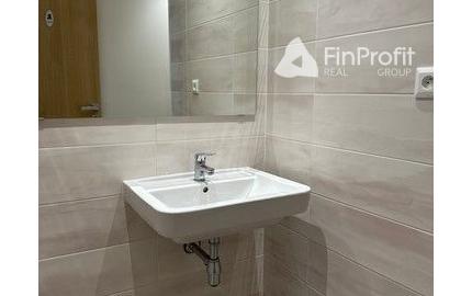 Uzavreté kancelárske celky od 100 m2 v Rači. Možnosť prenájmu skladových priestorov.