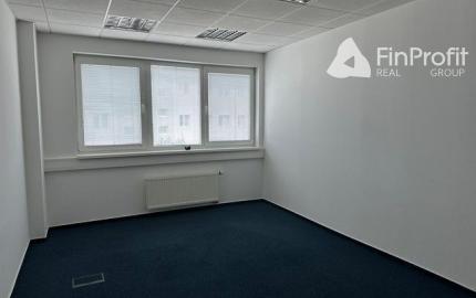 Uzavreté kancelárske celky od 100 m2 v Rači. Možnosť prenájmu skladových priestorov.