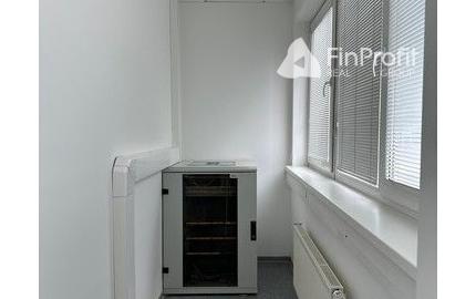 Uzavreté kancelárske celky od 100 m2 v Rači. Možnosť prenájmu skladových priestorov.