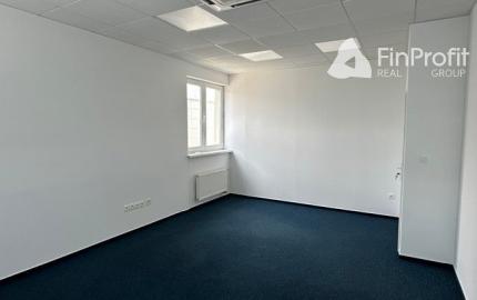 Uzavreté kancelárske celky od 100 m2 v Rači. Možnosť prenájmu skladových priestorov.