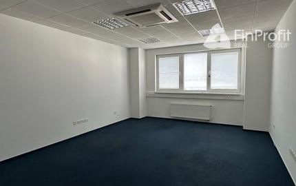 Uzavreté kancelárske celky od 100 m2 v Rači. Možnosť prenájmu skladových priestorov.