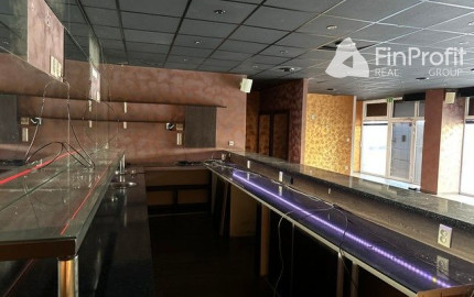 Dvojpodlažný obchodný priestor s vlastným parkovaním na prenájom - 181 m2, Údernícka ul.