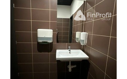 Dvojpodlažný obchodný priestor s vlastným parkovaním na prenájom - 181 m2, Údernícka ul.