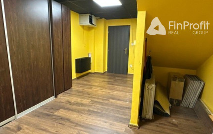 Dvojpodlažný obchodný priestor s vlastným parkovaním na prenájom - 181 m2, Údernícka ul.