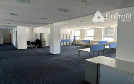 Uzavretý administratívny priestor na prenájom - 297 m2, Košická ul.