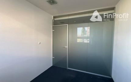 Uzavretý administratívny priestor na prenájom - 297 m2, Košická ul.