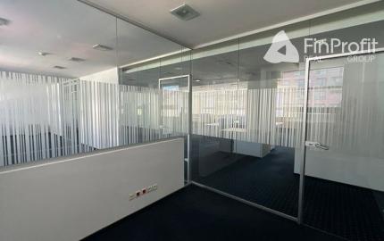 Uzavretý administratívny priestor na prenájom - 297 m2, Košická ul.