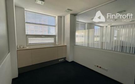 Uzavretý administratívny priestor na prenájom - 297 m2, Košická ul.