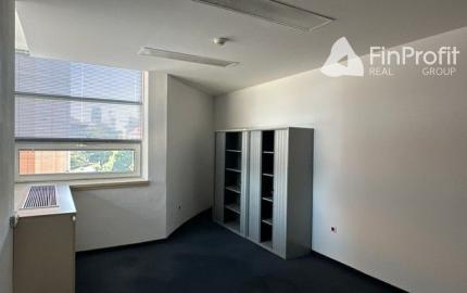 Uzavretý administratívny priestor na prenájom - 297 m2, Košická ul.