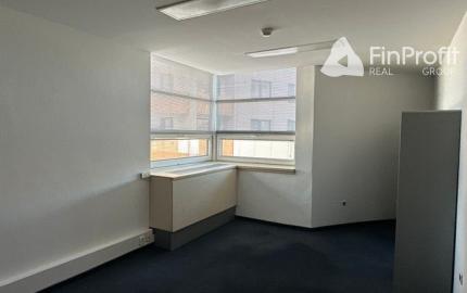 Uzavretý administratívny priestor na prenájom - 297 m2, Košická ul.