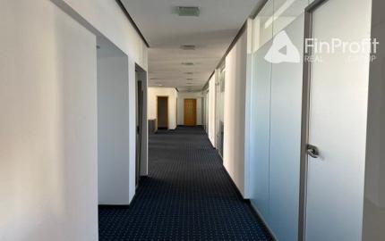 Uzavretý administratívny priestor na prenájom - 297 m2, Košická ul.