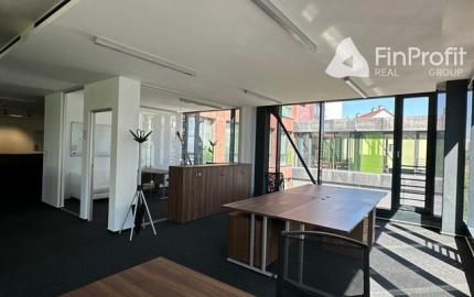 Reprezentatívny administratívny priestor na prenájom - 360 m2, Košická ul.