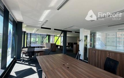 Reprezentatívny administratívny priestor na prenájom - 360 m2, Košická ul.