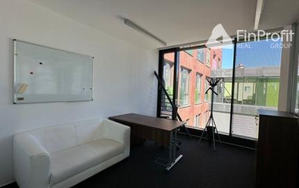 Reprezentatívny administratívny priestor na prenájom - 360 m2, Košická ul.