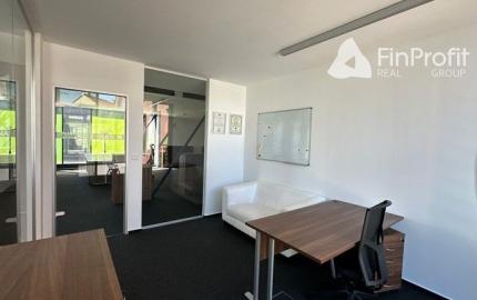 Reprezentatívny administratívny priestor na prenájom - 360 m2, Košická ul.