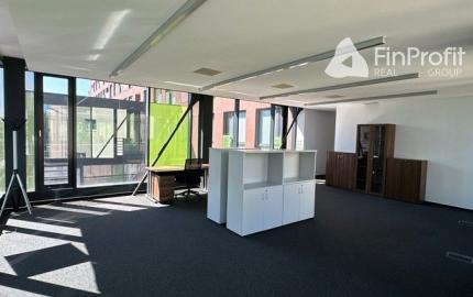 Reprezentatívny administratívny priestor na prenájom - 360 m2, Košická ul.