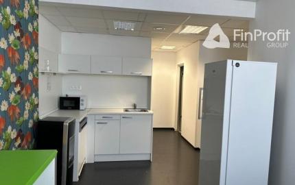 Reprezentatívny administratívny priestor na prenájom - 360 m2, Košická ul.