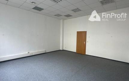 Administratívny priestor s príručným skladom na prenájom - 46 m2, Tomášikova ul.