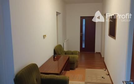 Predaj rodinného domu – Topoľčany Priestranný, útulný a v skvelej lokalite. Miesto, kde sa budete cítiť ako doma od prvého dňa.