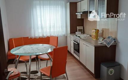 Predaj rodinného domu – Topoľčany Priestranný, útulný a v skvelej lokalite. Miesto, kde sa budete cítiť ako doma od prvého dňa.