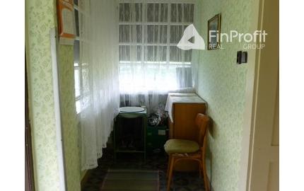 Vidiecky dom s veľkým pozemkom v peknom prostredí.