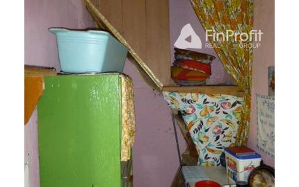 Vidiecky dom s veľkým pozemkom v peknom prostredí.