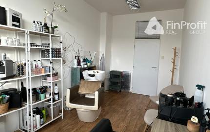 Plne vybavený kadernícky priestor - podnájom – Račianska ul.