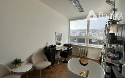 Plne vybavený kadernícky priestor - podnájom – Račianska ul.