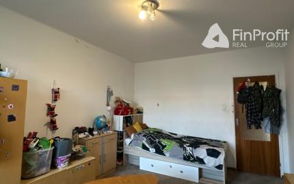 Priestranný 4-izbový byt s lodžiou – 105,6 m², Športová ul.