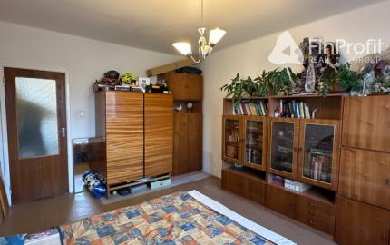 Priestranný 4-izbový byt s lodžiou – 105,6 m², Športová ul.