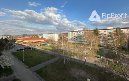 Priestranný 4-izbový byt s lodžiou – 105,6 m², Športová ul.