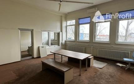 Administratívny celok na prenájom - 475 m2, Bojnická ul.