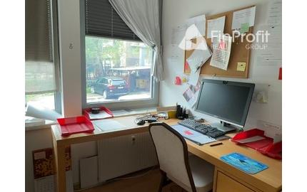 Obchodný priestor s parkovaním na prenájom - 210 m2, ul. Kozia