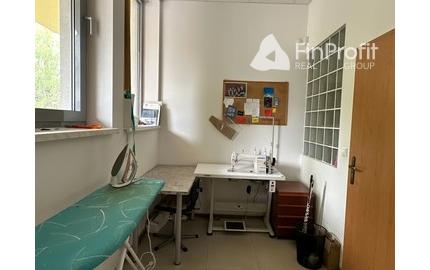 Obchodný priestor s parkovaním na prenájom - 210 m2, ul. Kozia