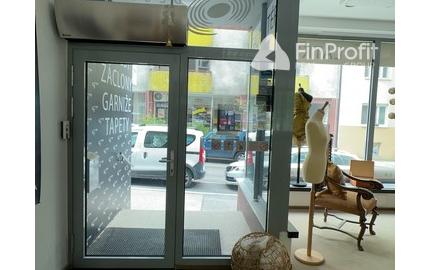 Obchodný priestor s parkovaním na prenájom - 210 m2, ul. Kozia