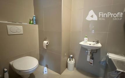 Obchodný priestor s parkovaním na prenájom - 210 m2, ul. Kozia