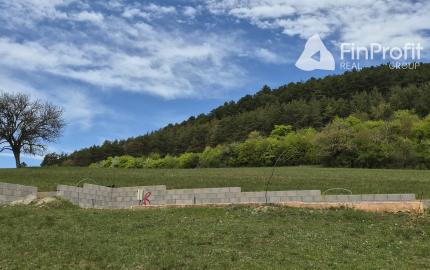 Predám stavebný pozemok Jedľové Kostoľany + stavebné povolenie.