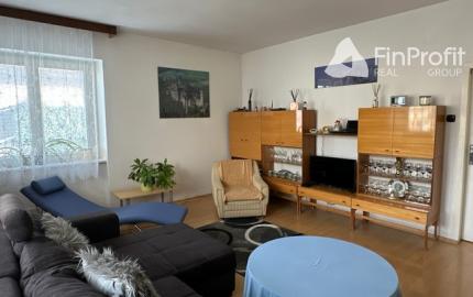 Podpivničený 3i dom s veľkým pozemkom vo Vajnoroch