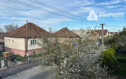 Podpivničený 3i dom s veľkým pozemkom vo Vajnoroch